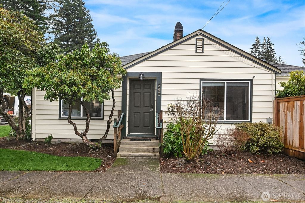 Photo of 240 Janet Ave N Ave, North Bend, WA 98045 (MLS # 2467655)
