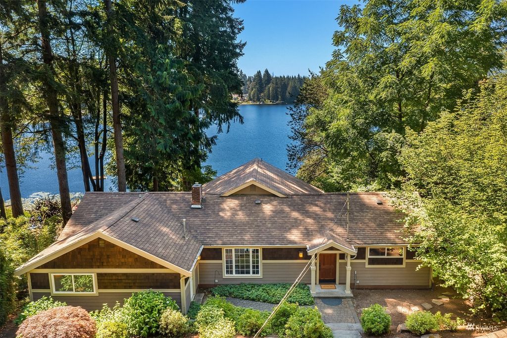 Photo of 11113 E Lake Joy Drive NE, Carnation, WA 98014 (MLS # 1985143)