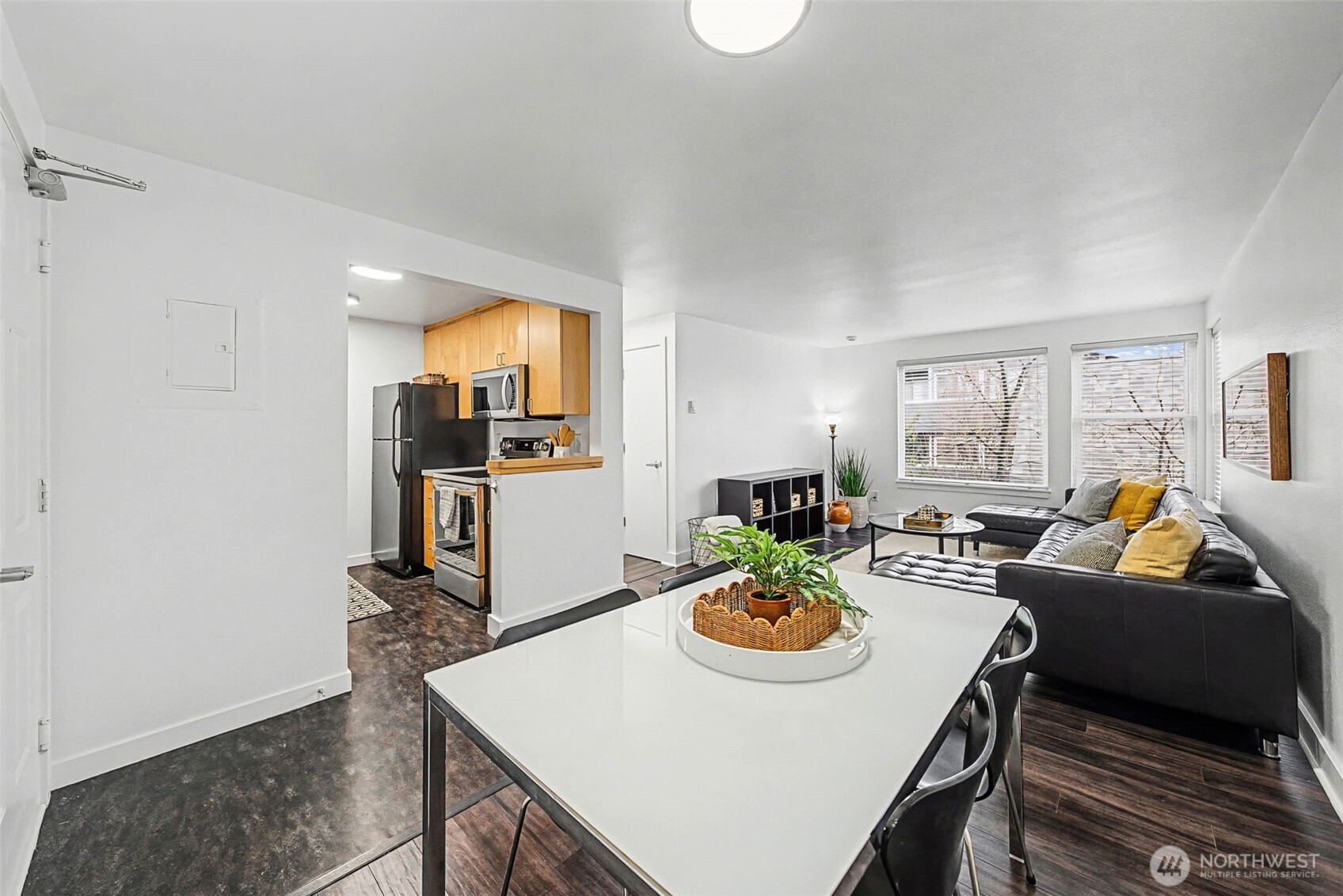 4111 Whitman Avenue N 402