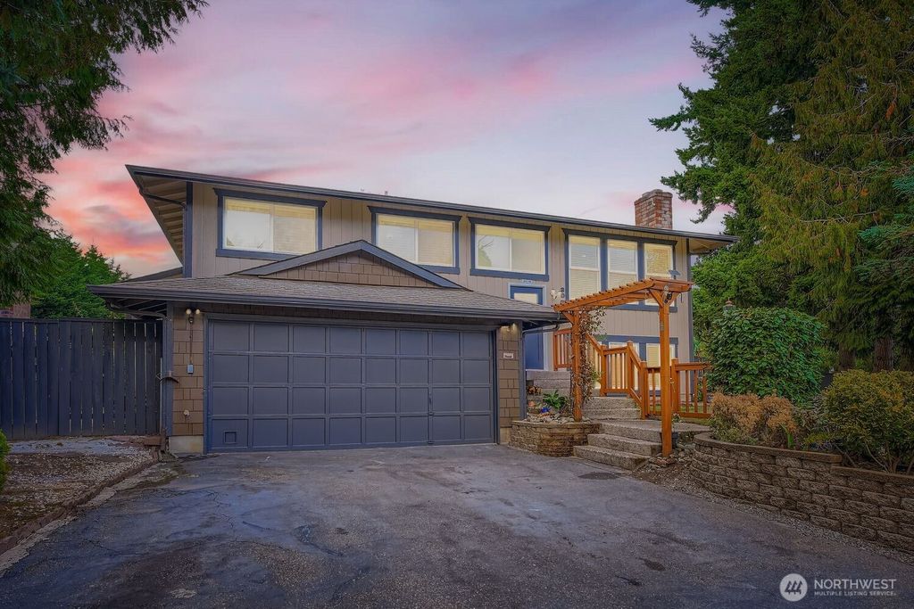 Photo of 30215 54th Avenue S, Auburn, WA 98001 (MLS # 2408978)