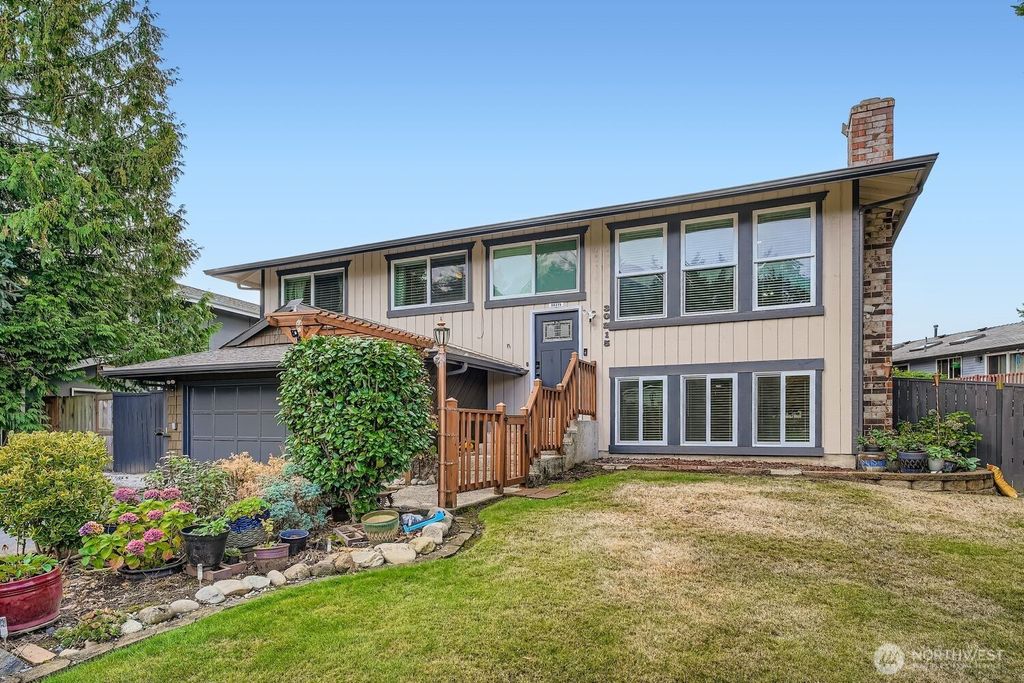 Photo of 30215 54th Avenue S, Auburn, WA 98001 (MLS # 2408978)