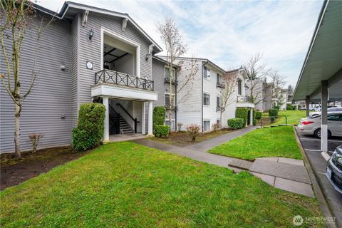 Photo of 15415 35th Avenue W #F204, Lynnwood, WA 98087 (MLS # 2463866)