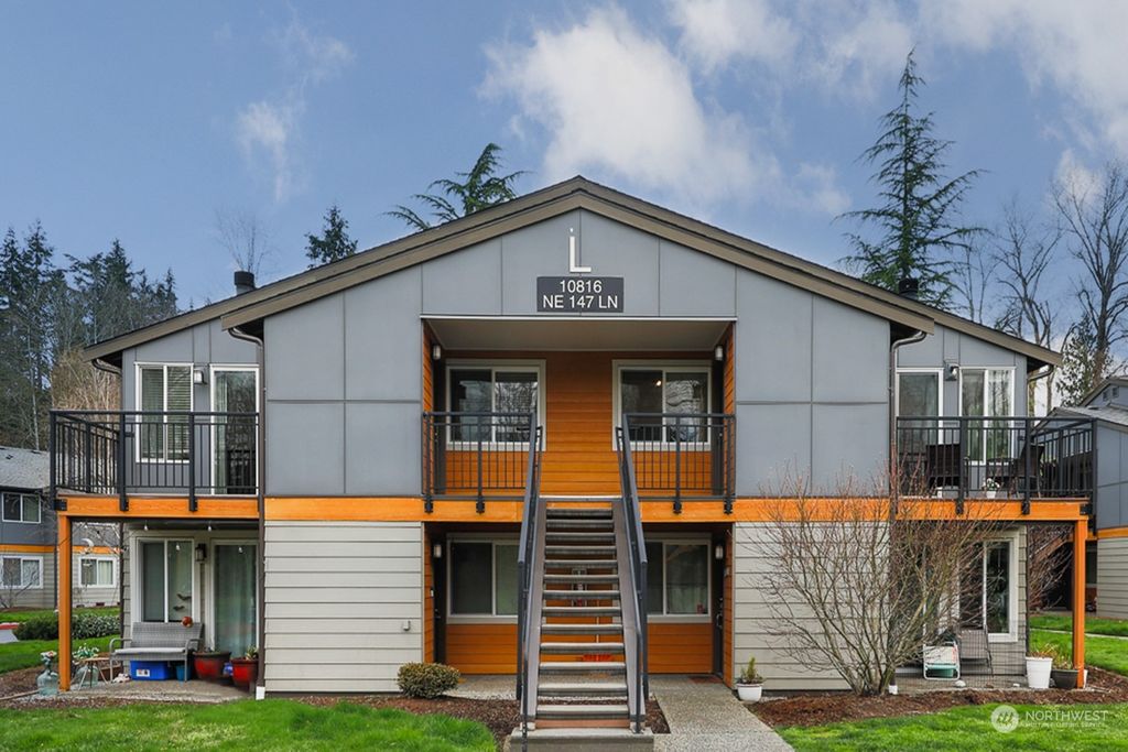 Photo of 10816 NE 147th Lane #L204, Bothell, WA 98011 (MLS # 2055985)