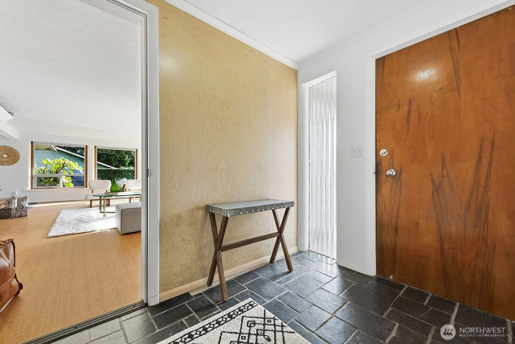 Photo of 2306 NE 105th Street, Seattle, WA 98125 (MLS # 2478388)