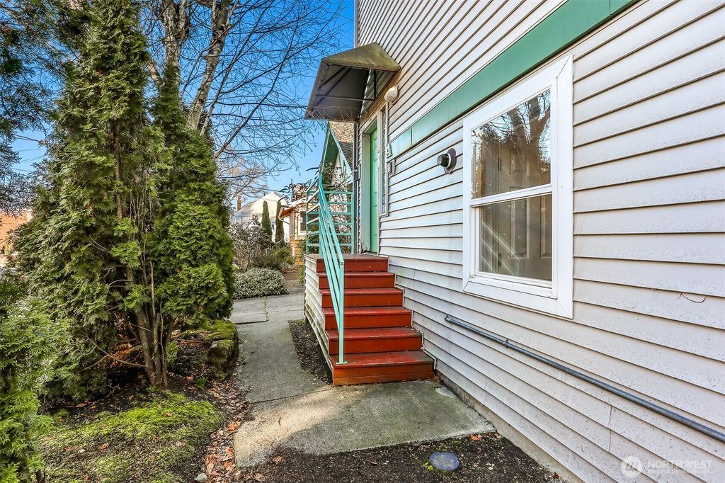 Photo of 407 N 49th Street #A, Seattle, WA 98103 (MLS # 2470822)