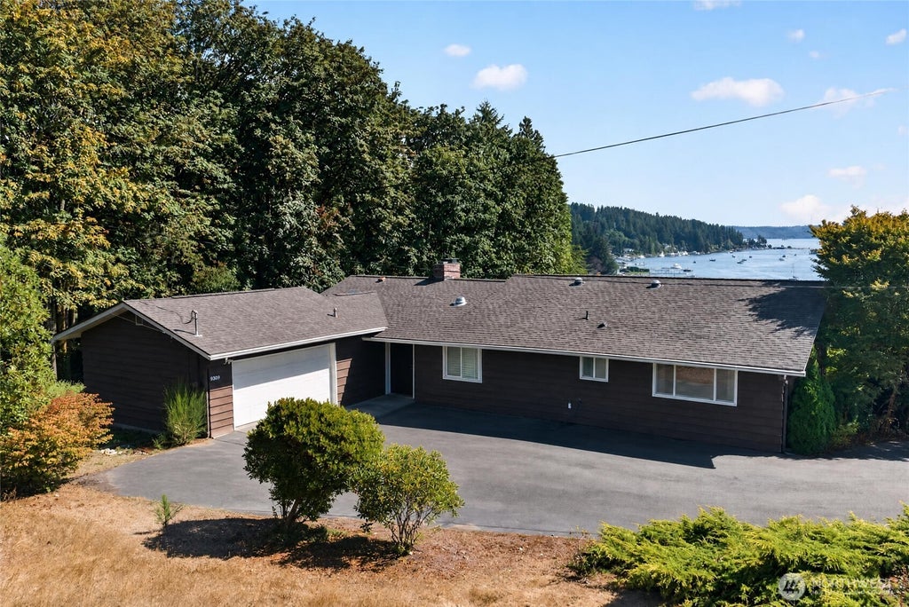 Photo of 9309 Peacock Hill Avenue, Gig Harbor, WA 98332 (MLS # 2577743)