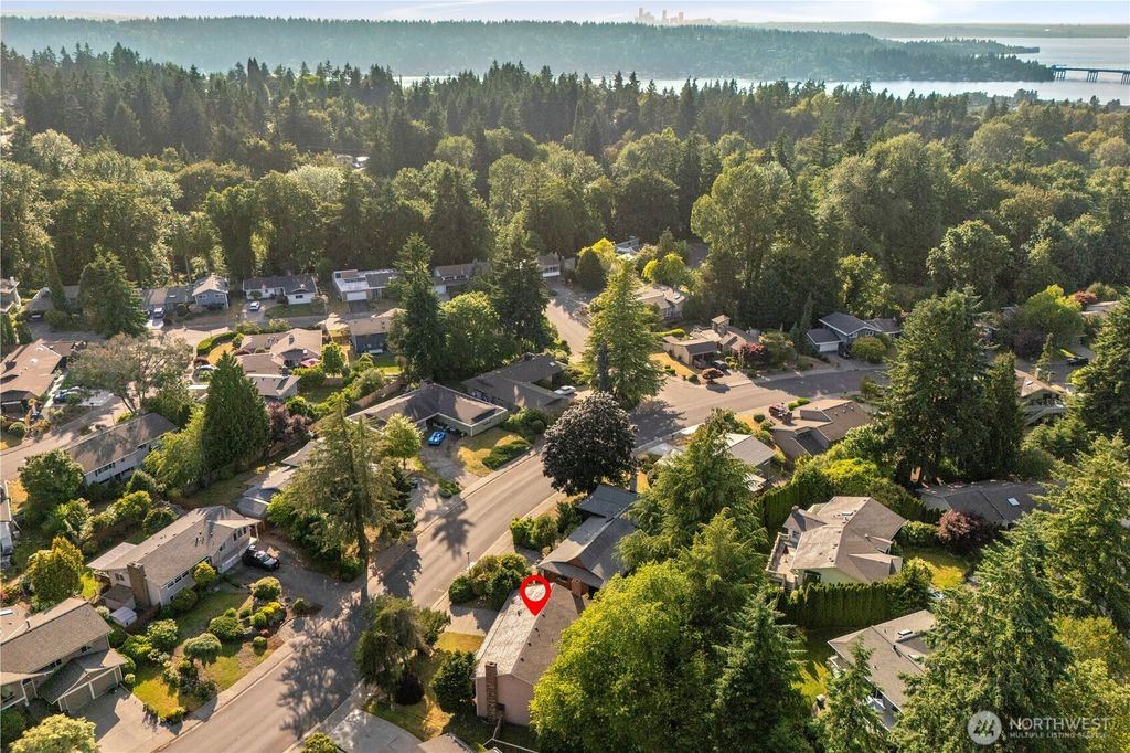 Photo of 5014 122nd Avenue SE, Bellevue, WA 98006 (MLS # 2390187)
