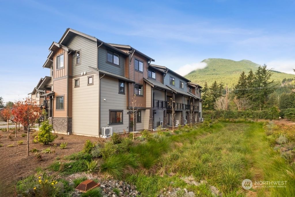 Photo of 1148 Oxbow Way SE #1403, North Bend, WA 98045 (MLS # 2303224)