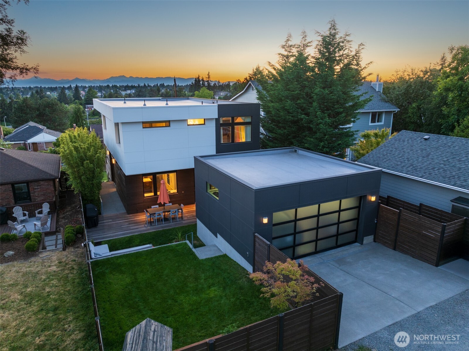 8244 2nd Avenue NE