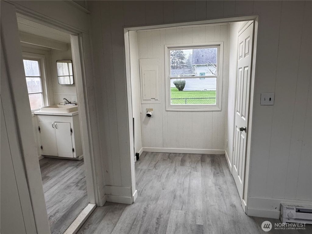 Photo of 517 Water Street, South Bend, WA 98586 (MLS # 2484591)