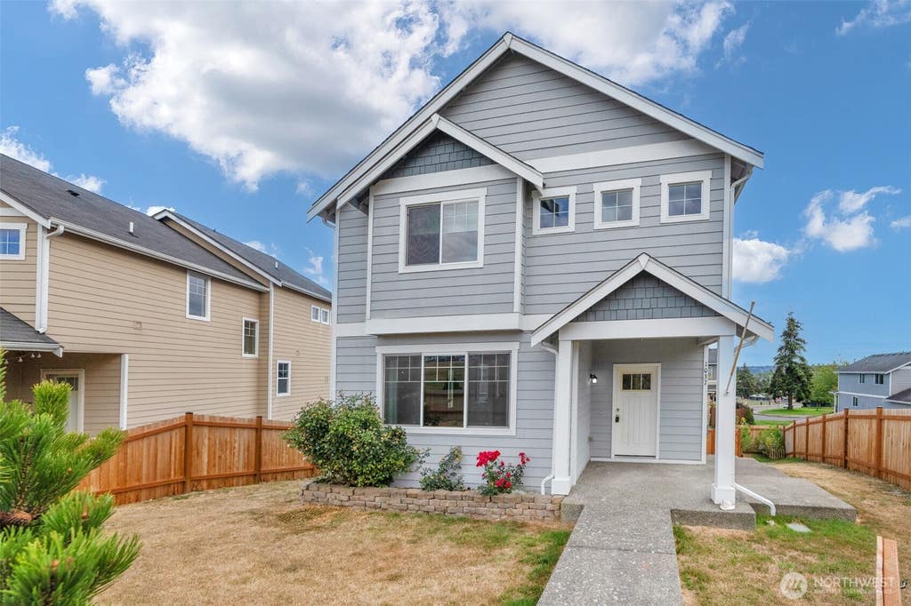 Photo of 1037 Zeeden Way, Bremerton, WA 98310 (MLS # 2573810)