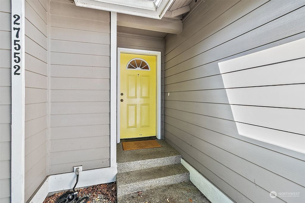 Photo of 27552 140th Avenue SE, Kent, WA 98042 (MLS # 2135867)