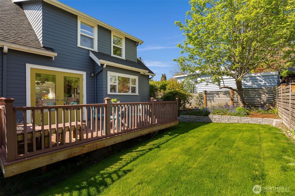Photo of 5708 32nd Avenue NW, Seattle, WA 98107 (MLS # 2520252)