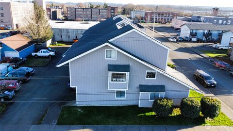 Photo of 701 L Street, Hoquiam, WA 98550 (MLS # 2524354)