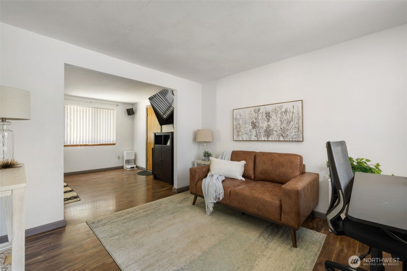 21 NE Admiral Drive