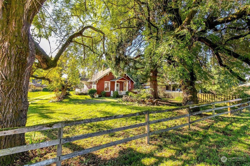 Photo of 4233 S 182nd Street, SeaTac, WA 98188 (MLS # 2175478)