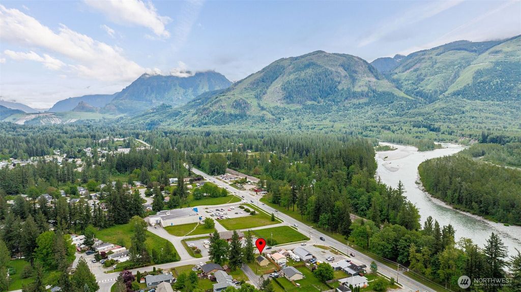 Photo of 920 Orchard Avenue, Gold Bar, WA 98251 (MLS # 2525472)