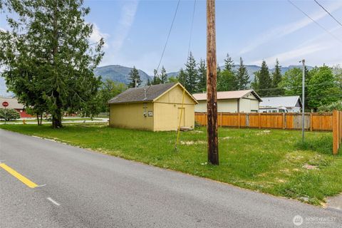 Photo of 920 Orchard Avenue, Gold Bar, WA 98251 (MLS # 2525472)