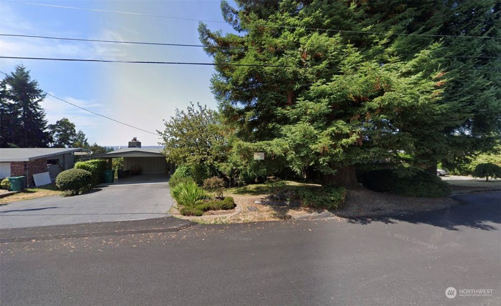 Photo of 18005 3rd Avenue SW, Normandy Park, WA 98166 (MLS # 2314714)