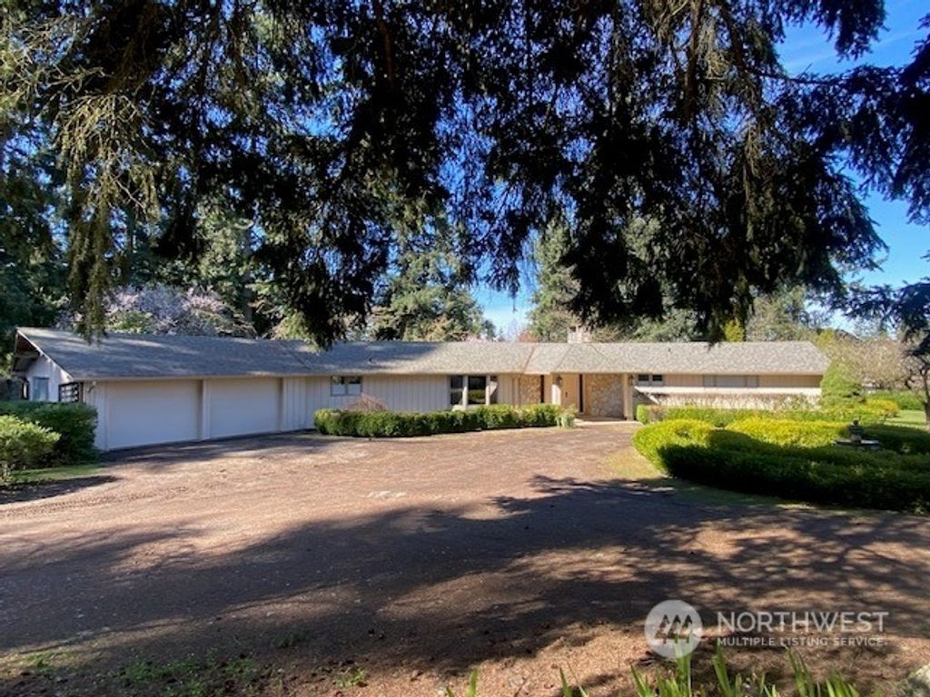 Photo of 2011 144th Avenue SE, Bellevue, WA 98006 (MLS # 2211683)