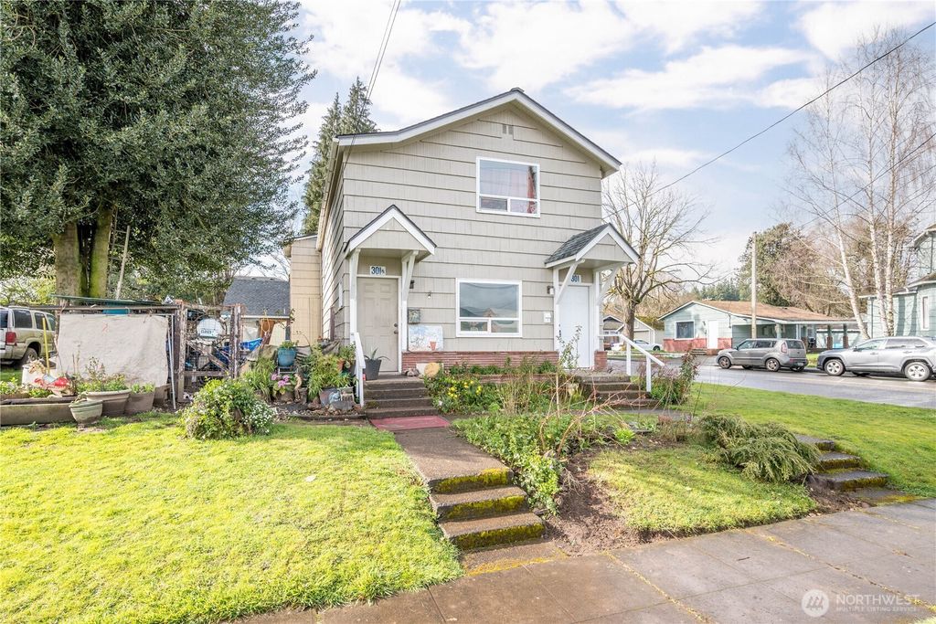 Photo of 301 SW 5th Avenue, Kelso, WA 98626 (MLS # 2487338)