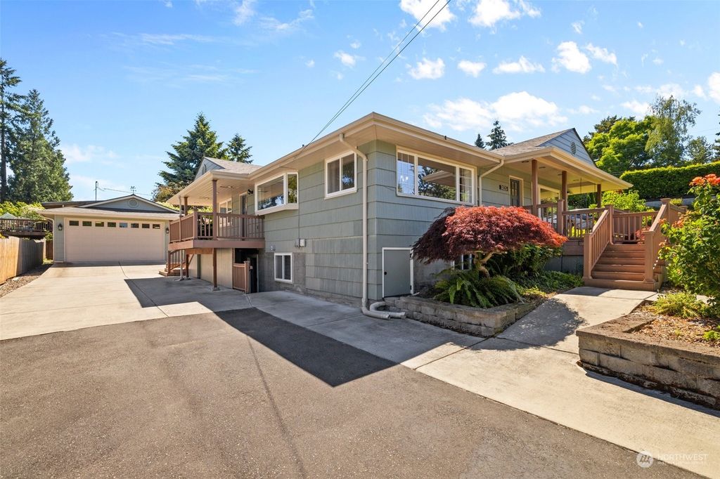 Photo of 3025 SW 106th Street, Seattle, WA 98146 (MLS # 2256649)