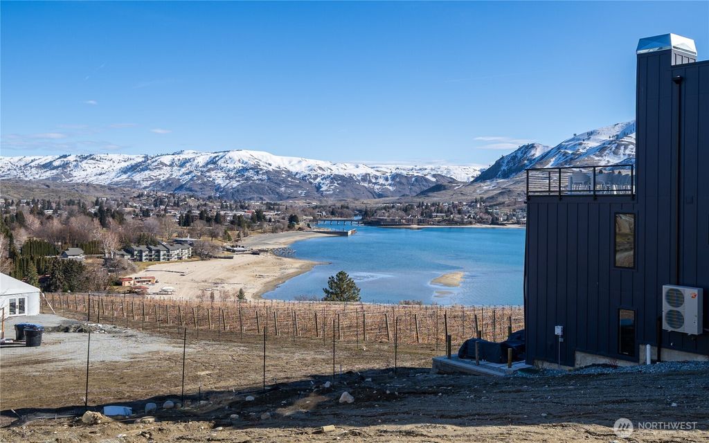 Photo of 1307 Dragonfly Court, Chelan, WA 98816 (MLS # 2475952)