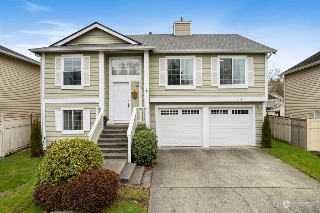 Photo of 27410 137th Avenue SE, Kent, WA 98042 (MLS # 2183053)