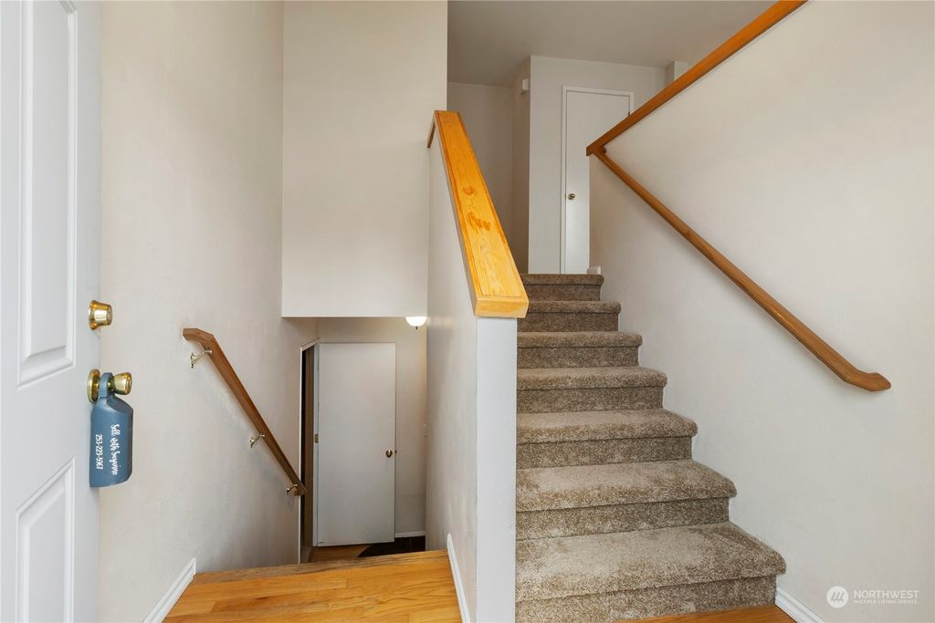 Photo of 27410 137th Avenue SE, Kent, WA 98042 (MLS # 2183053)