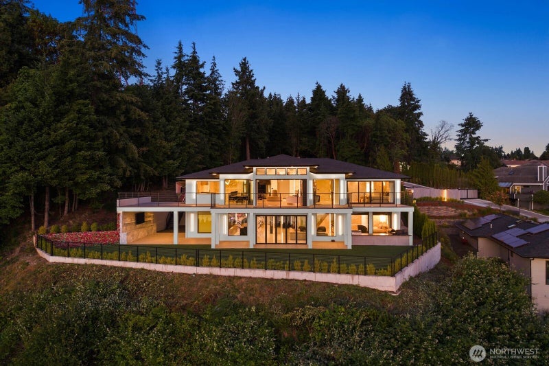 3024 N Vista View Drive