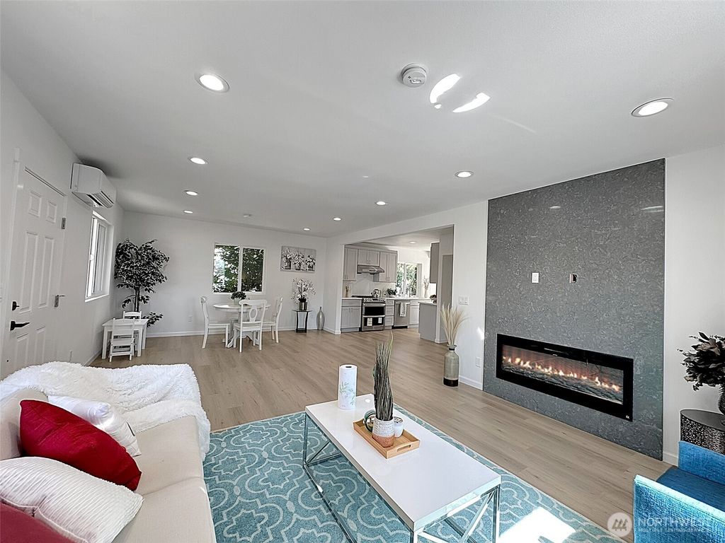 Photo of 7403 Beverly Blvd Blvd, Everett, WA 98203 (MLS # 2514204)