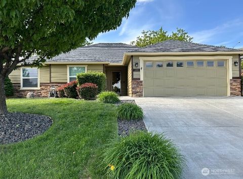 Photo of 5805 W 23rd Avenue, Kennewick, WA 99338 (MLS # 2518851)