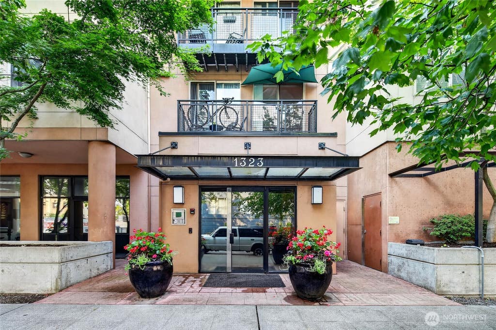 Photo of 1323 Boren Avenue #212, Seattle, WA 98101 (MLS # 2562647)