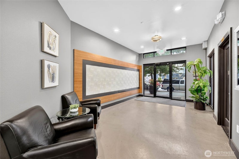1323 Boren Avenue 212