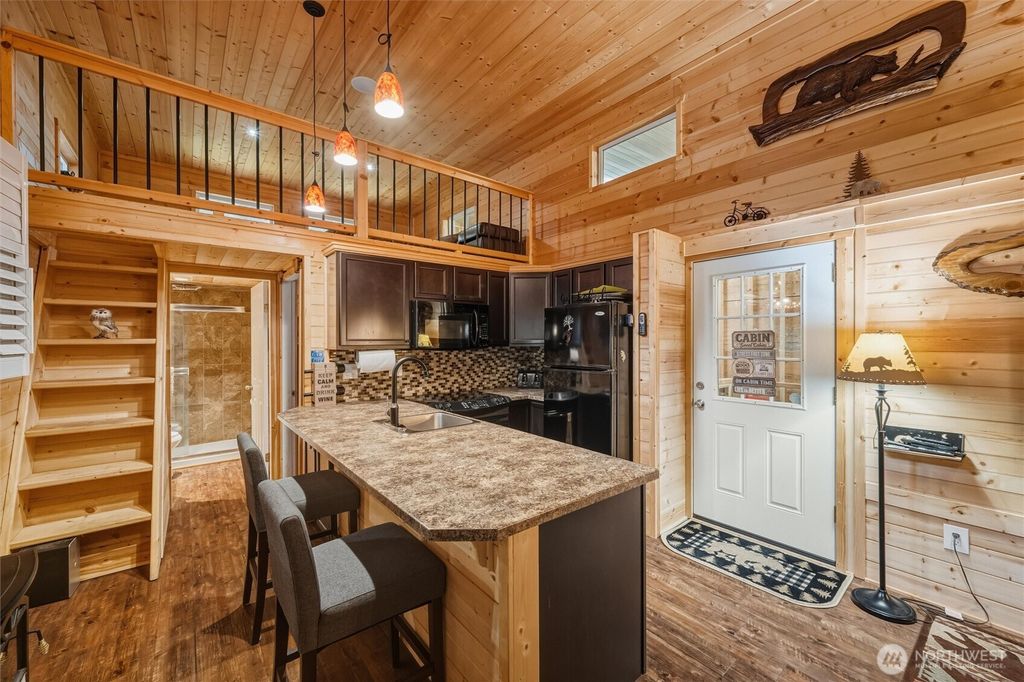 Photo of 1015 Maple Lane, Sumas, WA 98295 (MLS # 2446741)