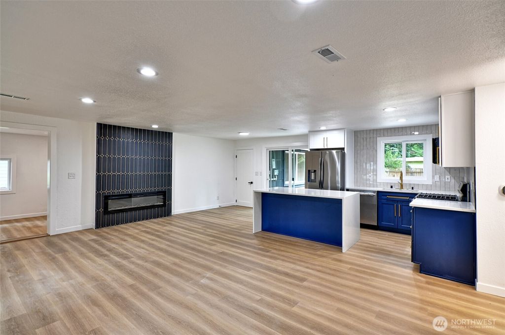 Photo of 22705 58th Avenue W, Mountlake Terrace, WA 98043 (MLS # 2461598)