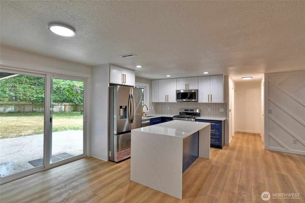 Photo of 22705 58th Avenue W, Mountlake Terrace, WA 98043 (MLS # 2461598)