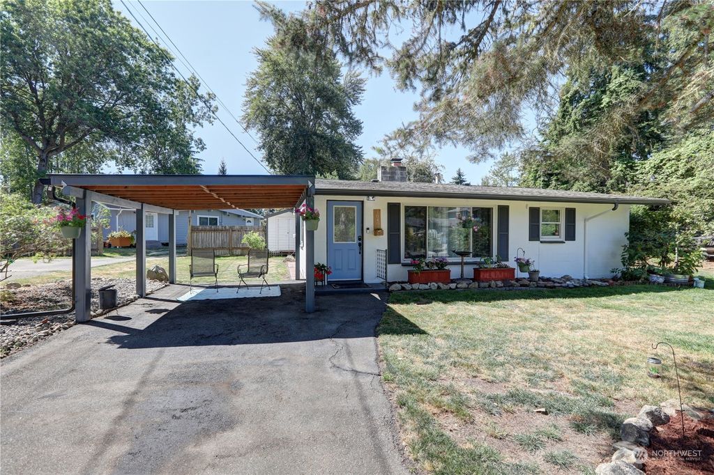 Photo of 1849 S 124th Street, Seattle, WA 98168 (MLS # 2272047)