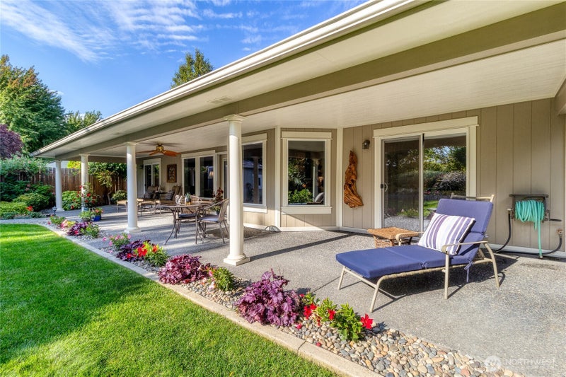 2336 Hawk Drive