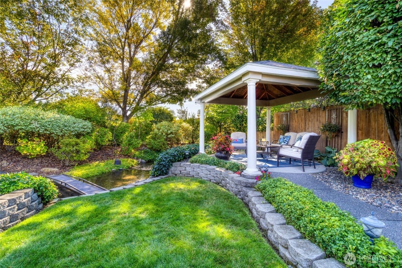 2336 Hawk Drive