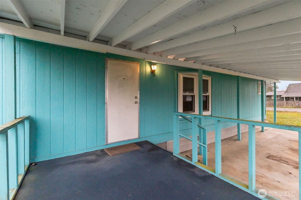 Photo of 1612 W Young Street, Elma, WA 98541 (MLS # 2459473)