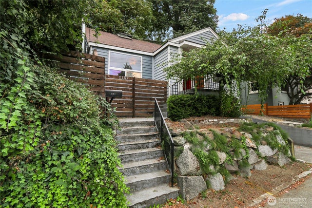 2157 Dexter Avenue N, Seattle