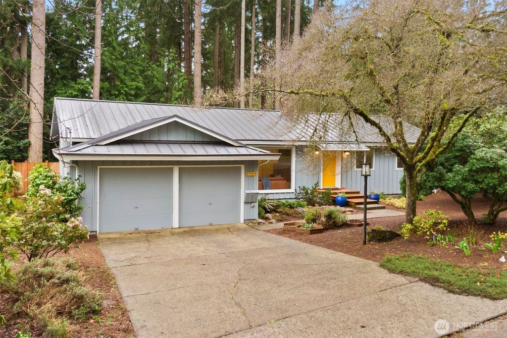 Photo of 16007 SE 31st Street, Bellevue, WA 98008 (MLS # 2495173)