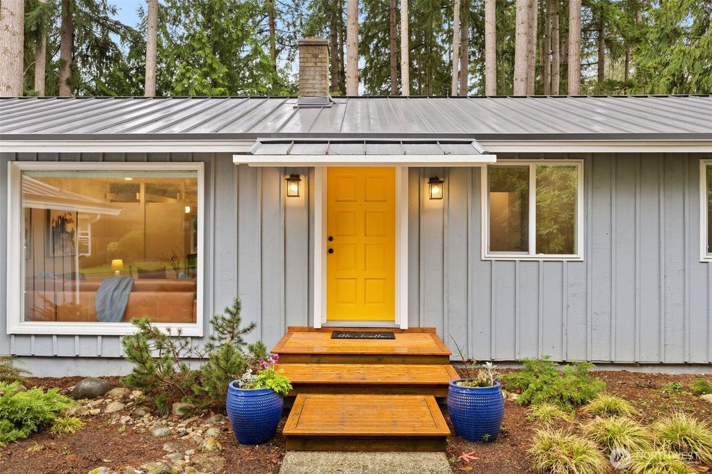 Photo of 16007 SE 31st Street, Bellevue, WA 98008 (MLS # 2495173)