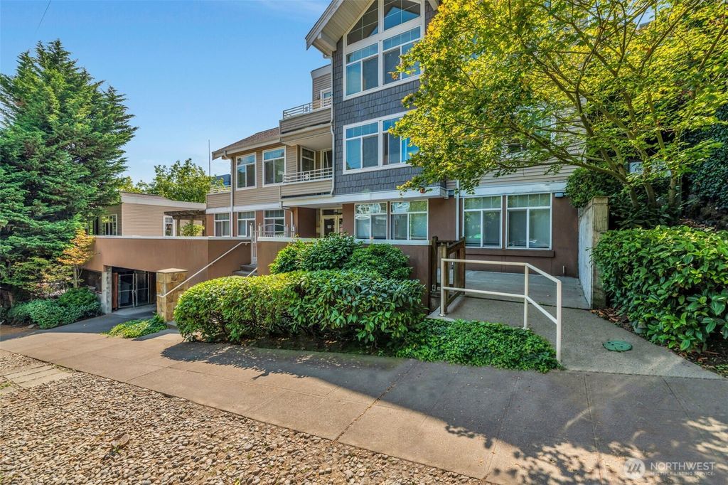 Photo of 611 Highland Drive #402, Seattle, WA 98109 (MLS # 2417306)