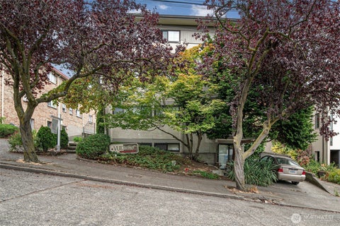 Photo of 914 6th Avenue N #201, Seattle, WA 98109 (MLS # 2576485)