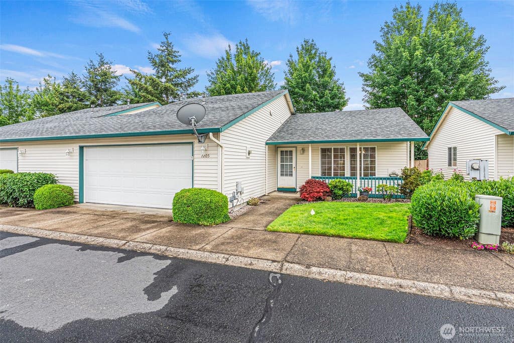 Photo of 7205 NE 43rd Street, Vancouver, WA 98662 (MLS # 2550981)