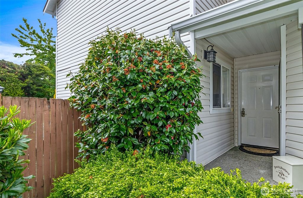Photo of 110 97th ave Ave SE #A, Lake Stevens, WA 98258 (MLS # 2368823)