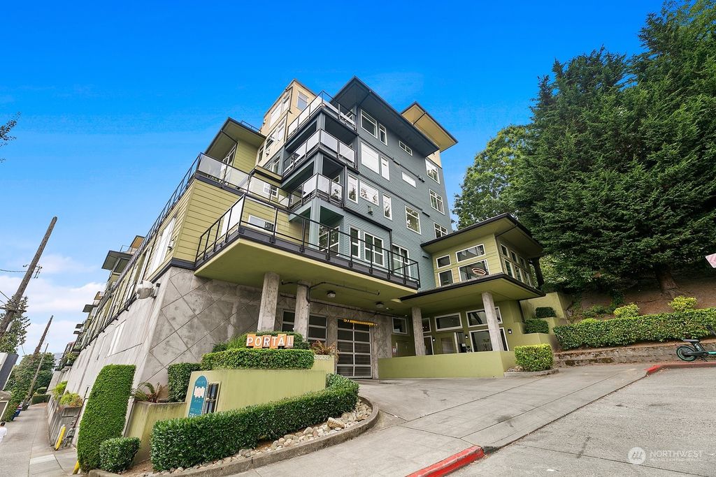 Photo of 655 Crockett Street #B303, Seattle, WA 98109 (MLS # 2017962)