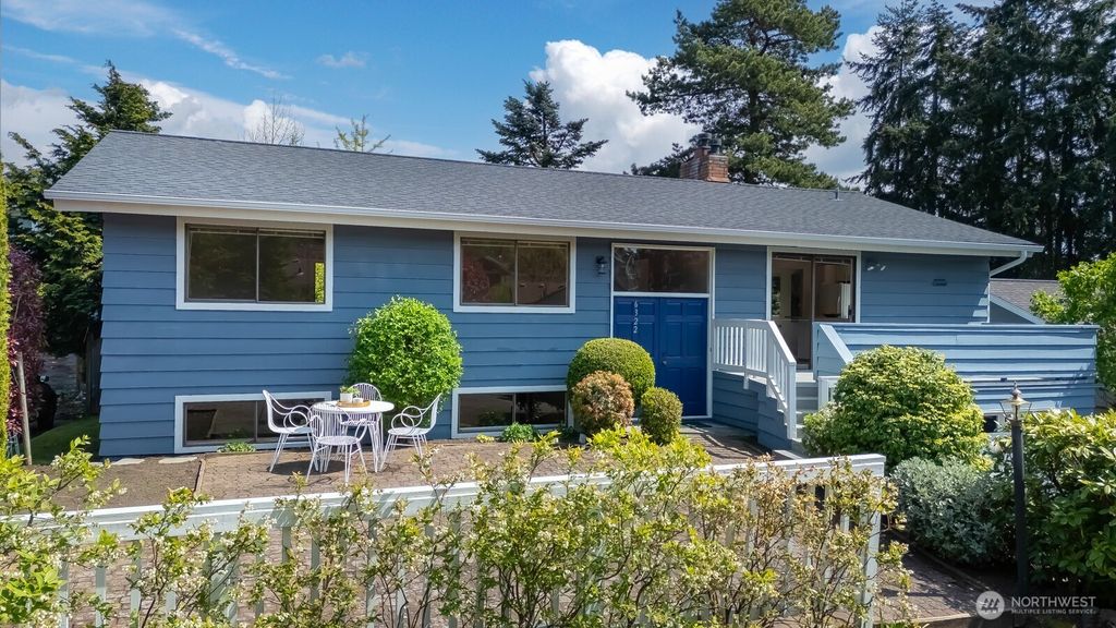 Photo of 6322 54th Avenue NE, Seattle, WA 98115 (MLS # 2354869)